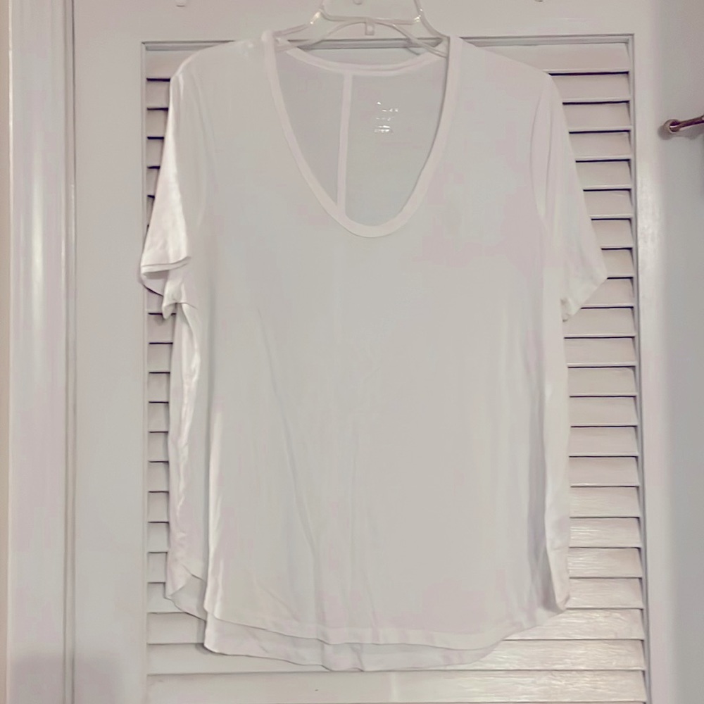 White t-shirt